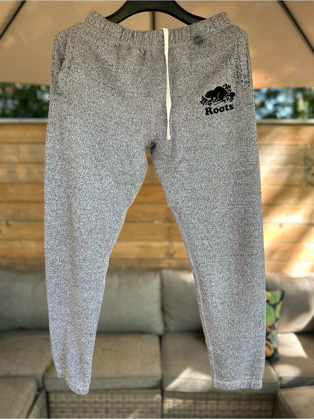 Roots men’s size small Organic Original Sweatpants salt and pepper